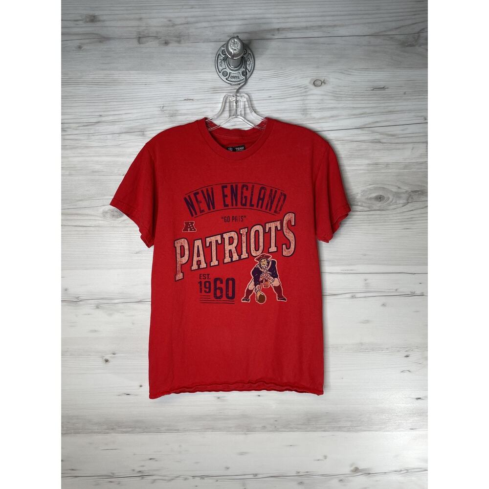 NFL Team Apparel New England Patriots Shirt Mens Small Red Pat Patriot Throwback